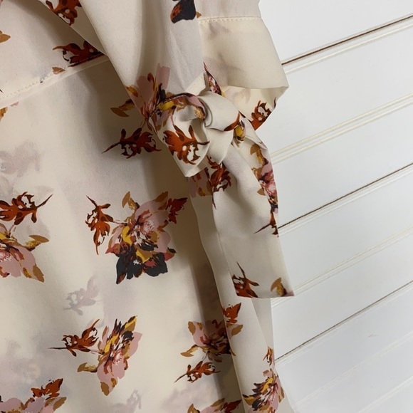 Maurices Sheer Floral Blouse Size Small - Picture 3 of 5